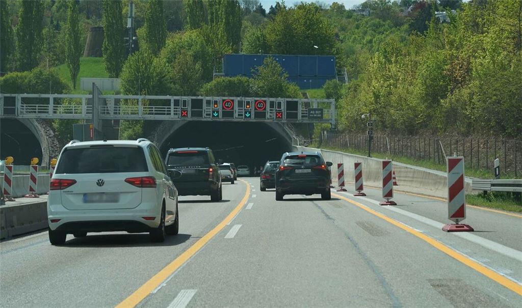 Der Engelbergtunnel ist einer der wichtigsten Autobahntunnel in Baden-Württemberg mit bis zu 140.000 Fahrzeugen pro Tag.