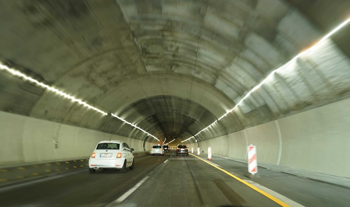 Der Engelbergtunnel ist einer der wichtigsten Autobahntunnel in Baden-Württemberg mit bis zu 140.000 Fahrzeugen pro Tag.
