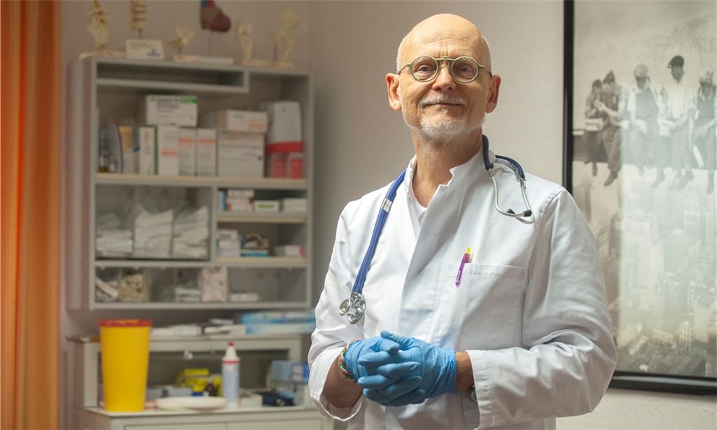 Der Enzberger Allgemeinmediziner Dr. Wolfgang Böhme möchte die medizinische Versorgung im Ortsteil langfristig sichern –vielleicht an der Ludwig-Thoma-Straße. Foto: Fotomoment