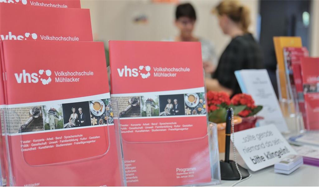 Der Enzkreis muss sparen und setzt den Rotstift unter anderem bei der vhs Mühlacker an. Foto: Archiv/Huber
