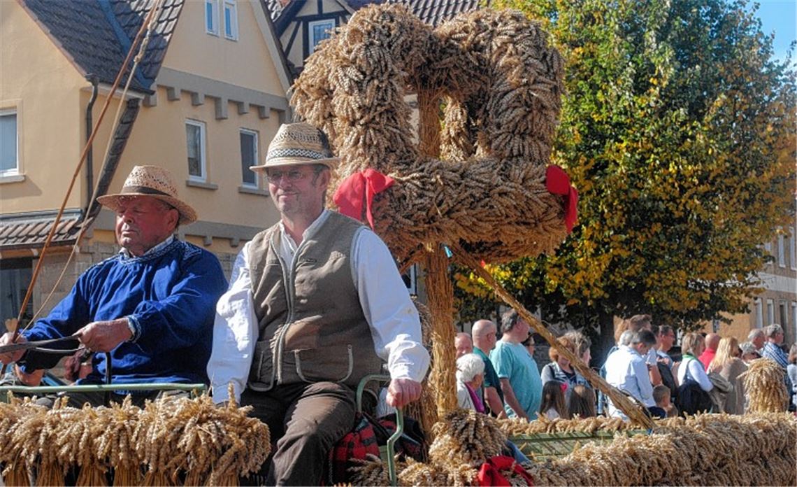 Bunter Umzug mit über 500 Teilnehmern