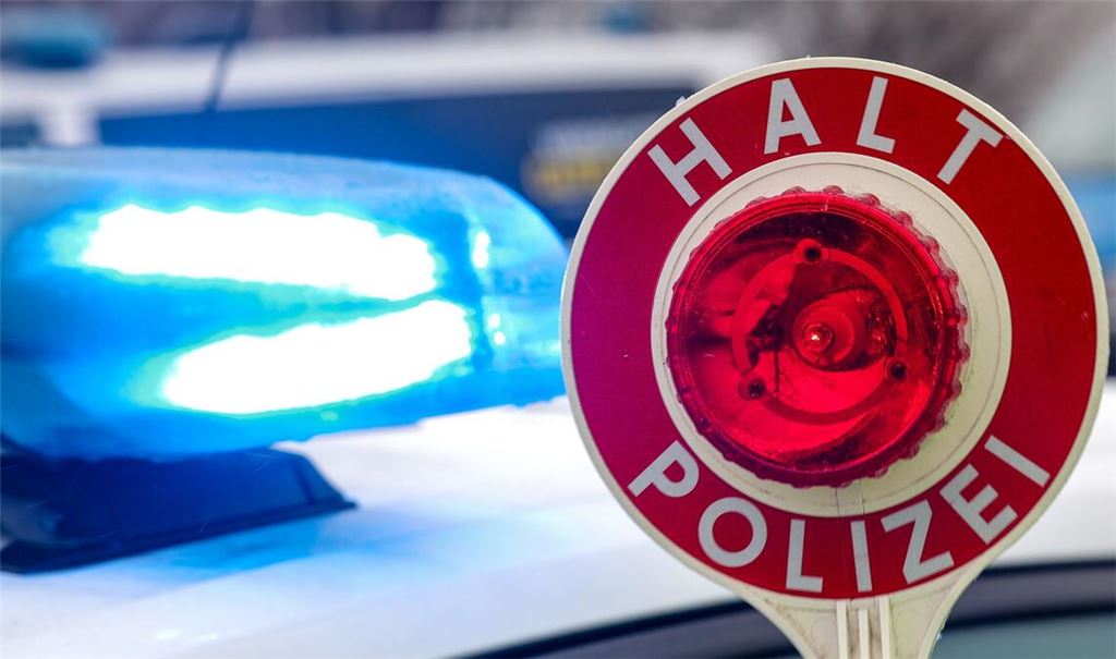 Der Fahranfänger hat unter anderem mehrfach die zulässige Höchstgeschwindigkeit überschritten. (Symbolbild)