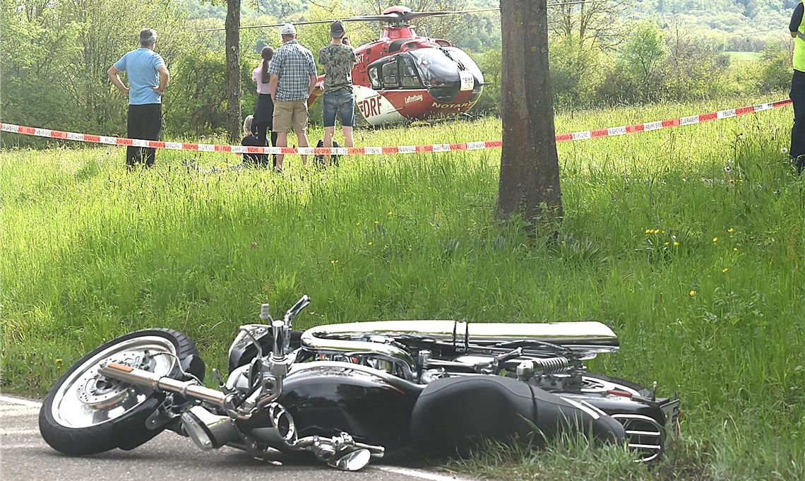 Der Fahrer eines Harley-Davidson-Motorrads ist am Sonntagnachmittag bei einem Verkehrsunfall unweit von Sternenfels ums Leben gekommen. Foto: Myroshnichenko