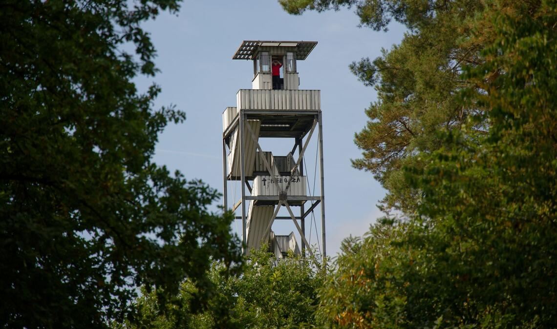 Auf dem Turm im Wald - Rudolf Hoffmann ist Feuerwächter Der Feuerwachturm Galgenberg am nördlichen Rand des Ruhrgebiets ist Teil eines Verbundes.
