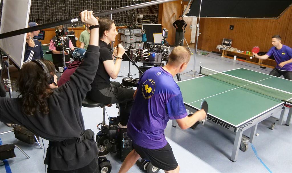 Der Film erzählt vom Innenleben eines Tischtennisvereins. Dazu gehört dann natürlich, dass an der Platte gespielt wird. Fotos: Friedrich
