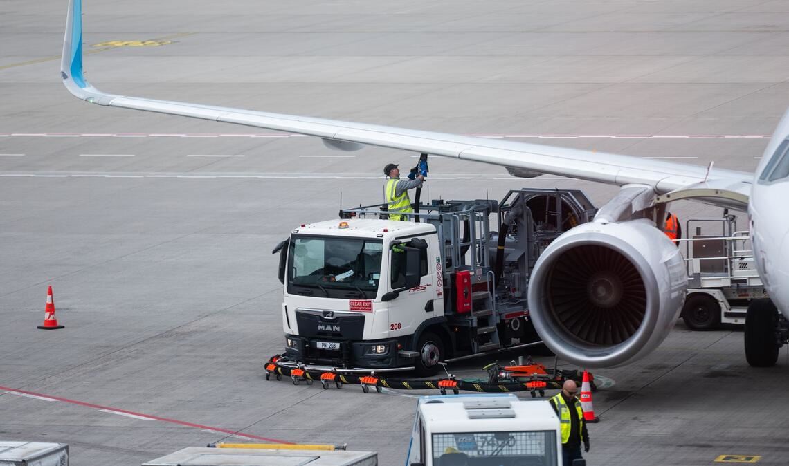 Der Flughafenverband ACI Europe warnt vor einer Kerosin-Knappheit.