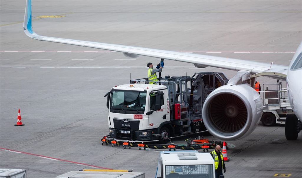 Der Flughafenverband ACI Europe warnt vor einer Kerosin-Knappheit.