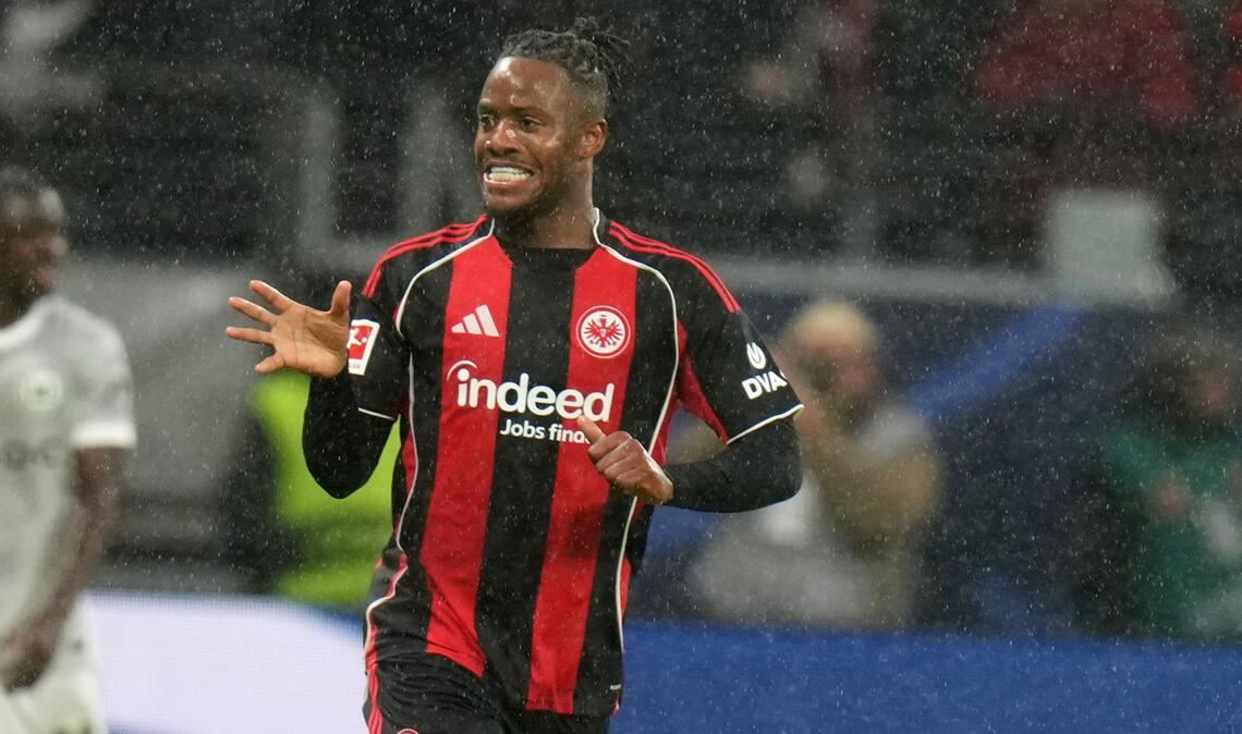 Der Frankfurter Michy Matshuayi erzielte spät den Ausgleich per Elfmeter.