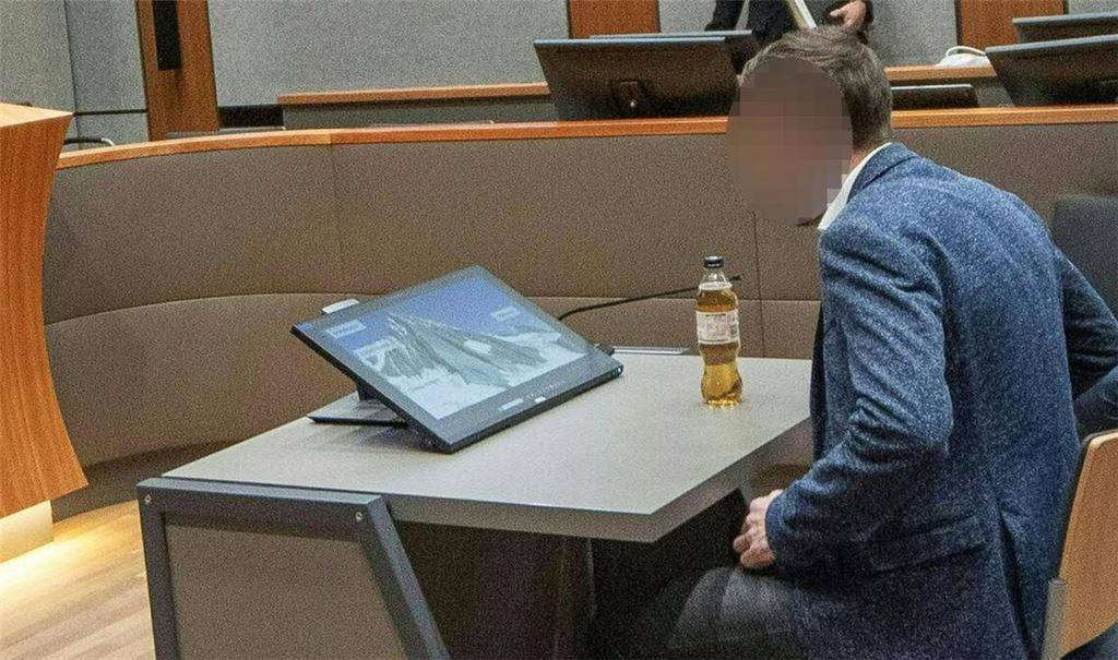 Der Freund der Toten beteuerte seine Unschuld.