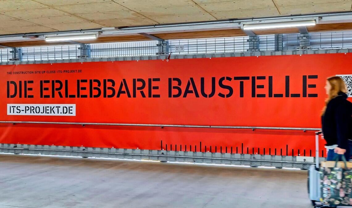 Der Fußgängertunnel zum Hauptbahnhof Stuttgart trägt längst den Beinamen „Fernwanderweg“.