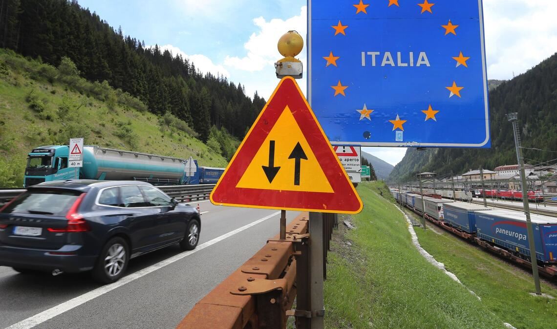 Der Grenzverkehr zwischen Italien und Österreich rückt vor der geplanten Brenner-Blockade in den Fokus. (Archivbild)
