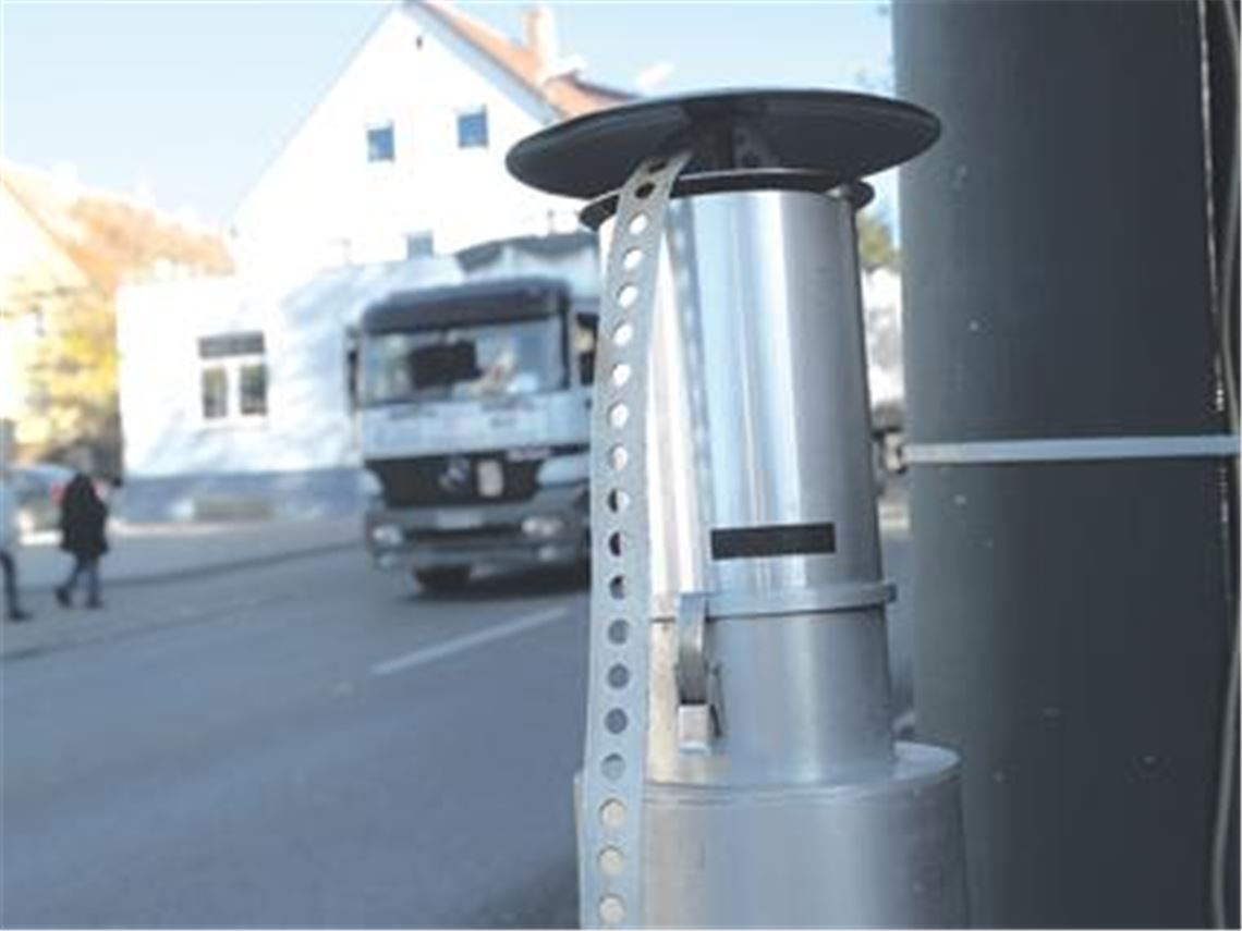 Der Grund für die Umweltzone und die Plakettenregelung: Die Messstellen an der Stuttgarter Straße registrieren regelmäßig erhöhe Feinstaub- und Stickstoffdioxid-Werte. 
Archivfoto: Eier