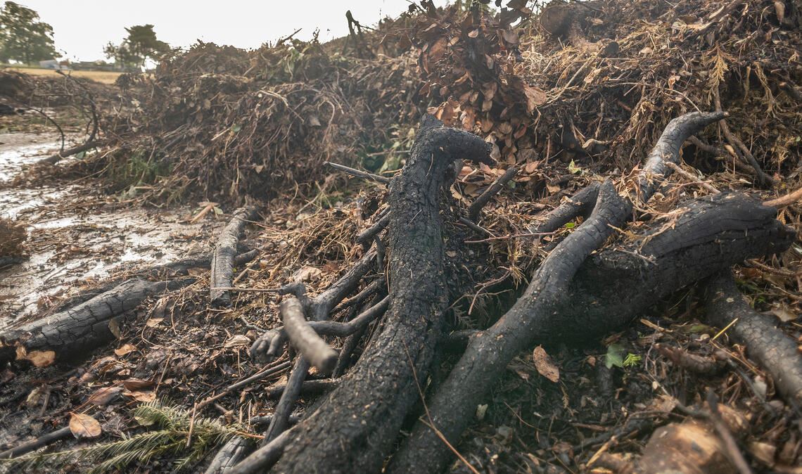 Der Häckselplatz in Enzberg nach einer Brandstiftung Ende Juli. Foto: Fotomoment