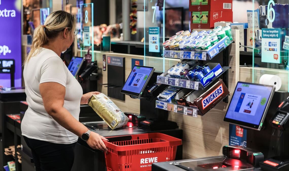 Der Handelskonzern Rewe setzte 2025 mehr um als im Vorjahr. (Archivbild)