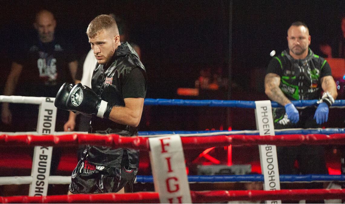 Der Hauptkampf zwischen Chris Hausmann und Manuel Aman dauert bis nach Mitternac...