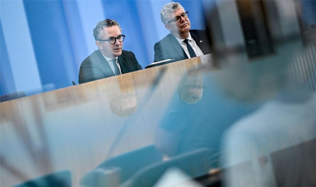Der Haushalt ist fertig zur Abstimmung im Parlament - doch die Parlamentarier haben schon ganz andere Probleme.