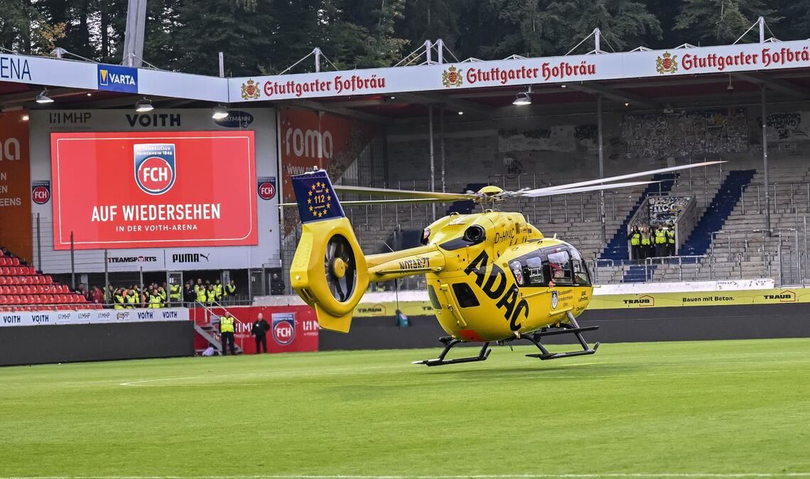 Der Heidenheim-Fan wurde in ein Krankenhaus gebracht.