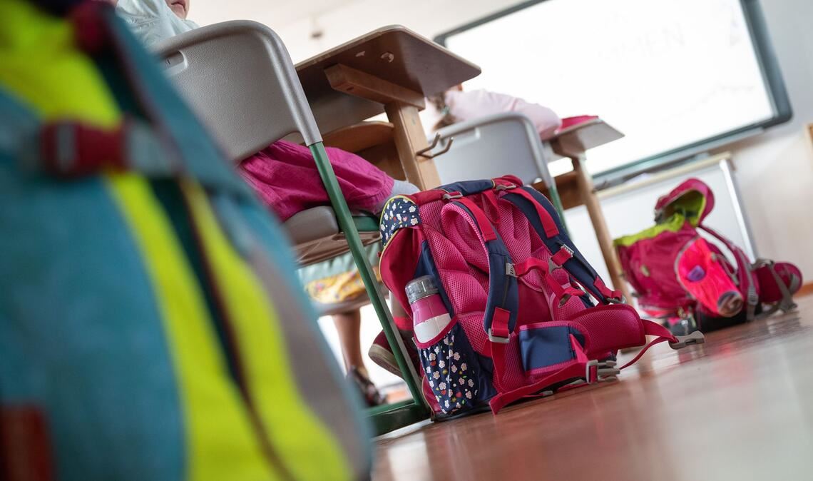 Der Junge hatte das Geld in seinem Schulranzen dabei. (Symbolfoto)