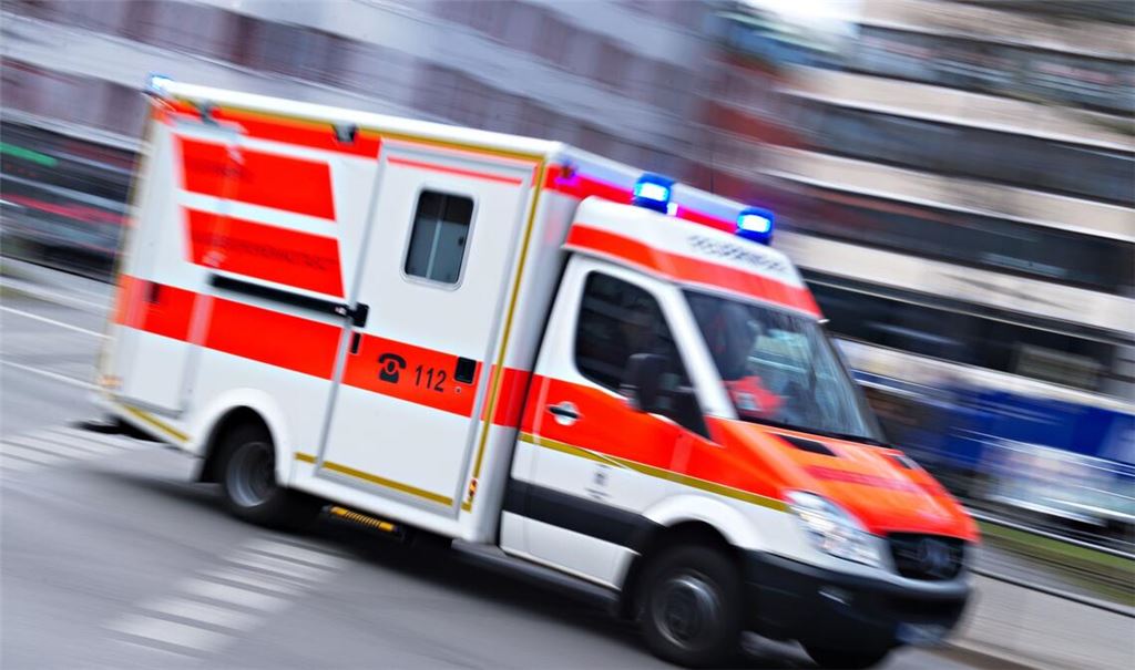 Der Junge kam mit schweren Verletzungen in ein Krankenhaus. (Symbolbild)