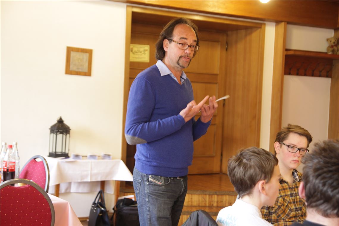 Der Kabarettist Christoph Sonntag zu Gast in Mühlacker. (Foto: Becker)