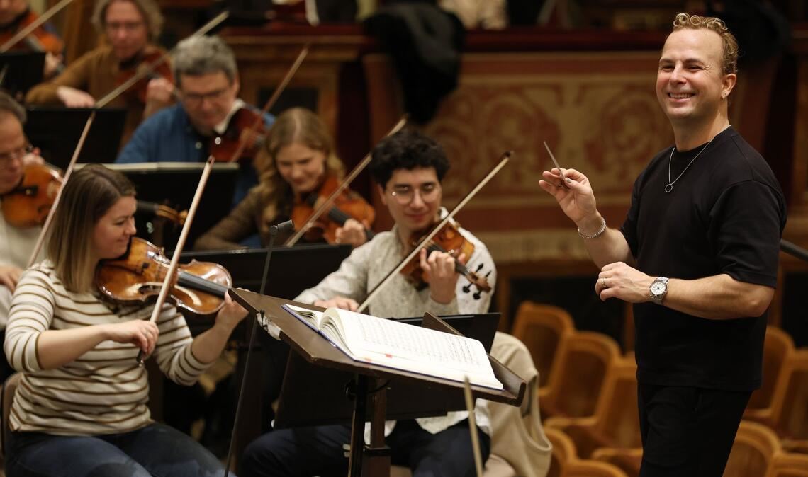 Der Kanadier Yannick Nézet-Séguin dirigiert erstmals das Neujahrskonzert aus Wien