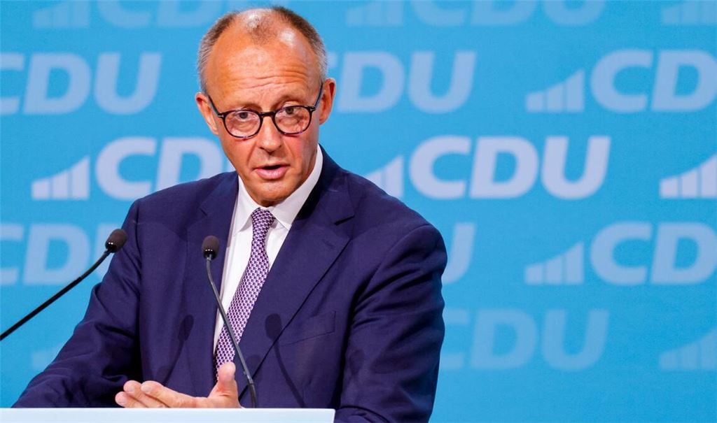 Der Kanzler bereitet die Bürgerinnen und Bürger auch auf "Einschnitte" vor.