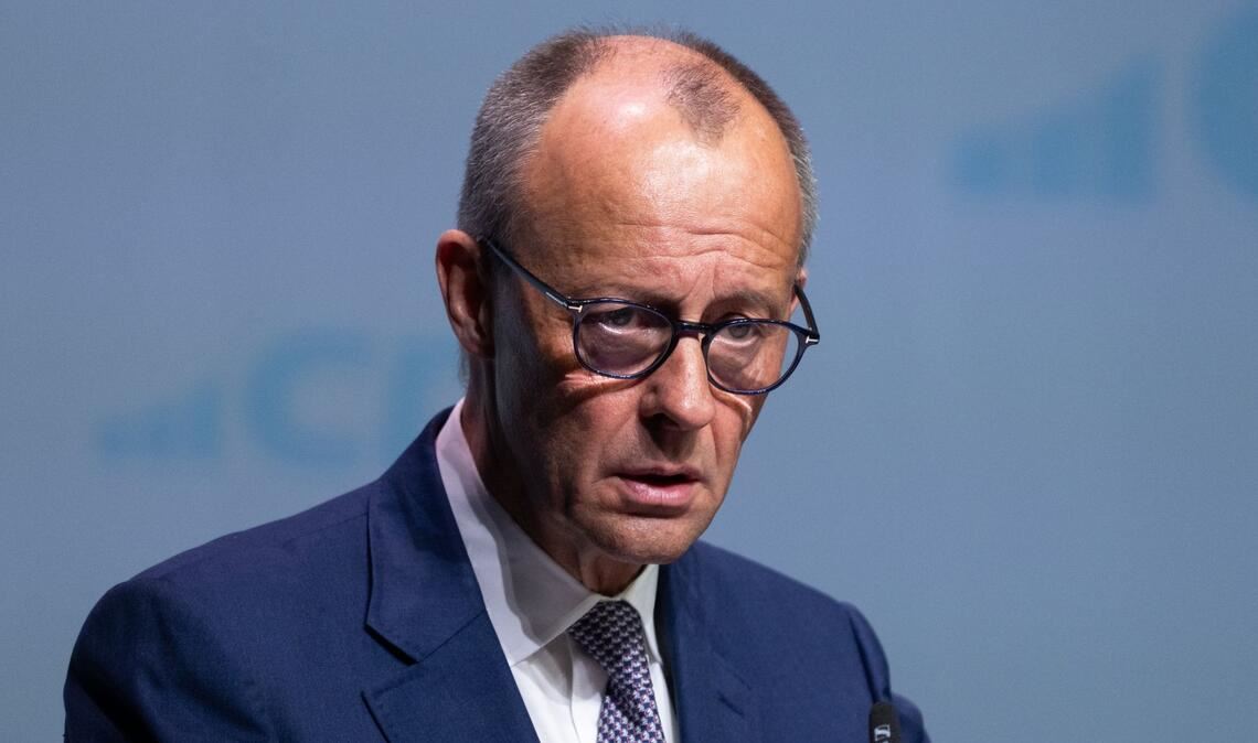 Der Kanzler erklärt, was er mit "Basisabsicherung" bei der Rente gemeint hat.