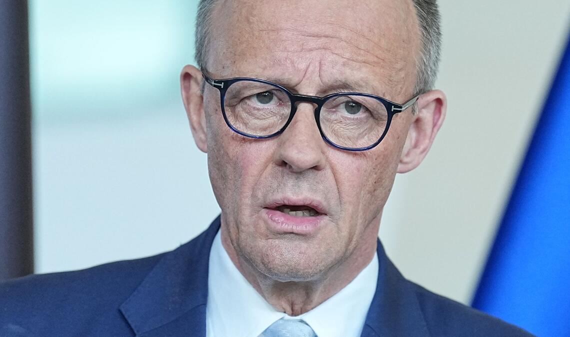 Der Kanzler reagiert "befremdet" und mahnt Reiche zur Zurückhaltung.