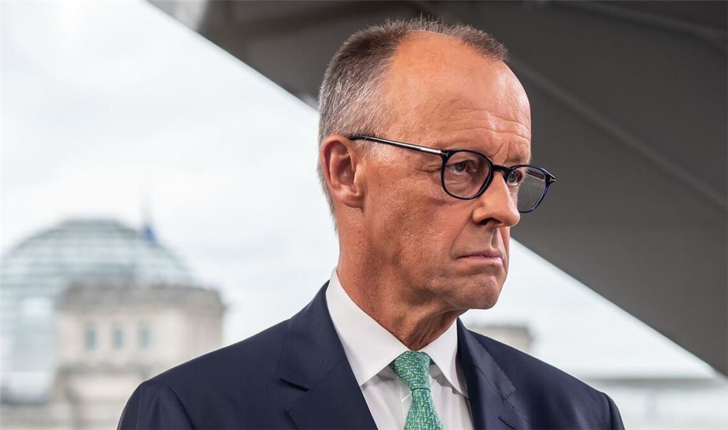 Der Kanzler stellt klar: Es gibt noch keine Pläne für die Entsendung deutscher Soldaten in die Ukraine.
