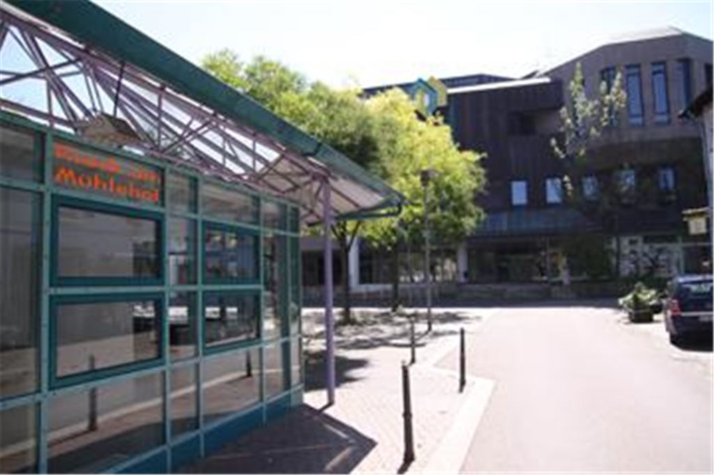 Der Kiosk am Konrad-Adenauer-Platz hat dichtgemacht. Im Herbst wird über die weitere Zukunft des Objekts beraten.  Foto: Disselhoff