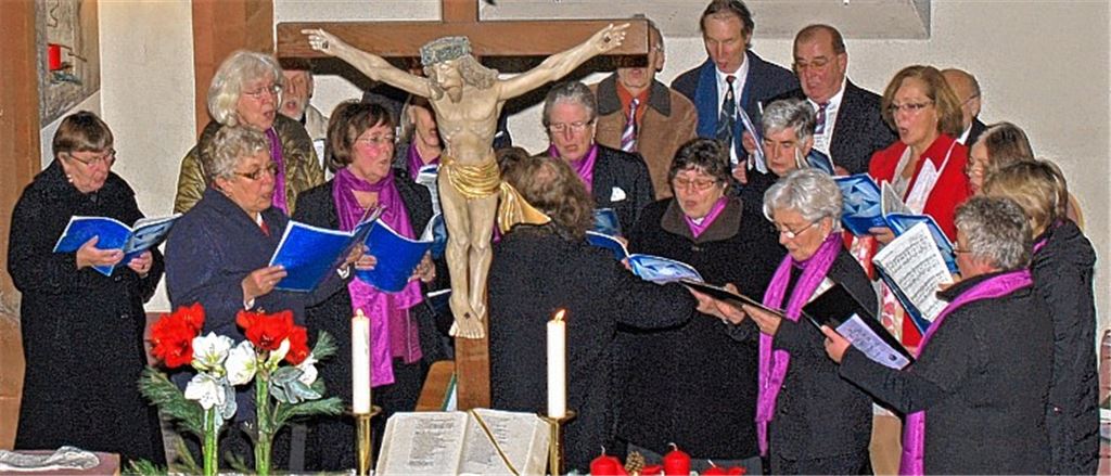 Der Kirchenchor ist für die klassischen Klänge zuständig.