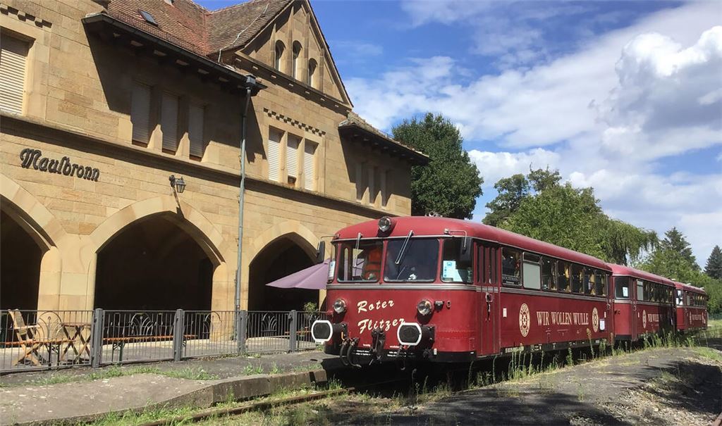 Der „Kloster Flitzer“ in Maulbronn am alten Stadtbahnhof. Foto: Matthias Lieb