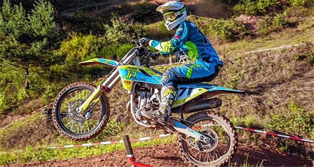 Philipp Herold übernimmt die Führung