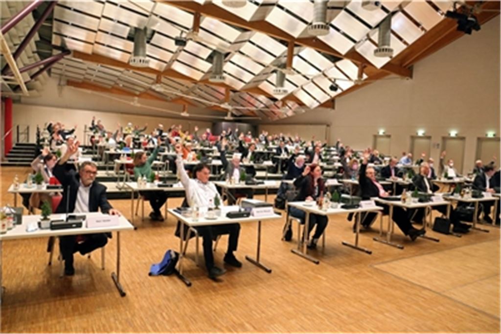 Der Kreistag gibt nach einer engagierten Debatte mit großer Mehrheit grünes Licht für den Haushalt 2022. Foto: Goertz