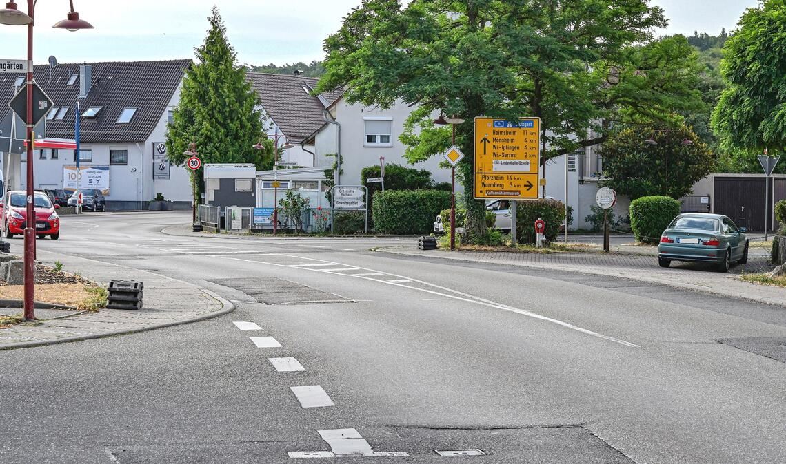 Der Kreuzungsbereich der Landesstraßen 1134 und 1135 ist verkehrstechnisch ein neuralgischer Punkt. Er zählt zum zweiten Abschnitt der Gesamtmaßnahme. Fotos: Schüller