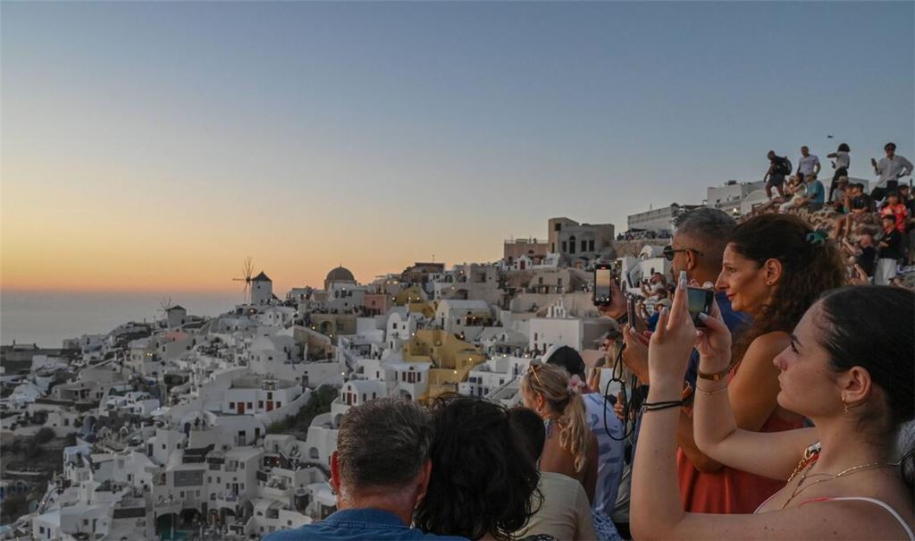 Der Landgang mit Selfie kostet auf Santorini 20 Euro.