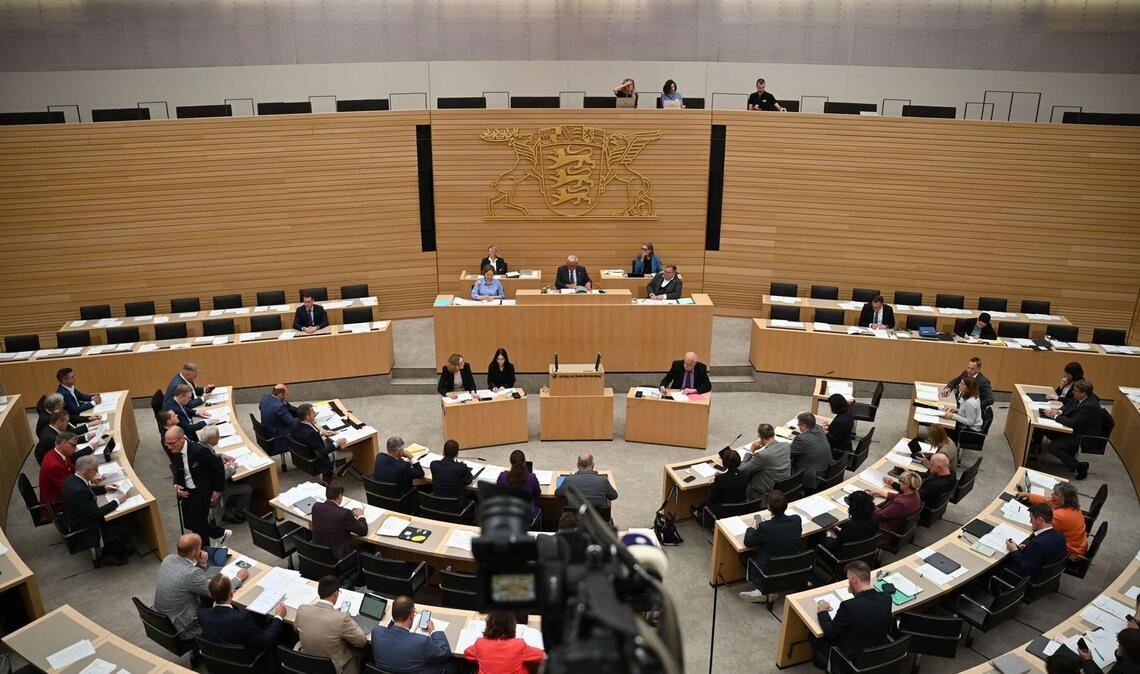 Der Landtag von Baden-Württemberg - ein AfD-Abgeordneter hat sich durch politische Unkorrektheit hervorgetan und Ärger aus Baden auf sich gezogen. (Archivbild)