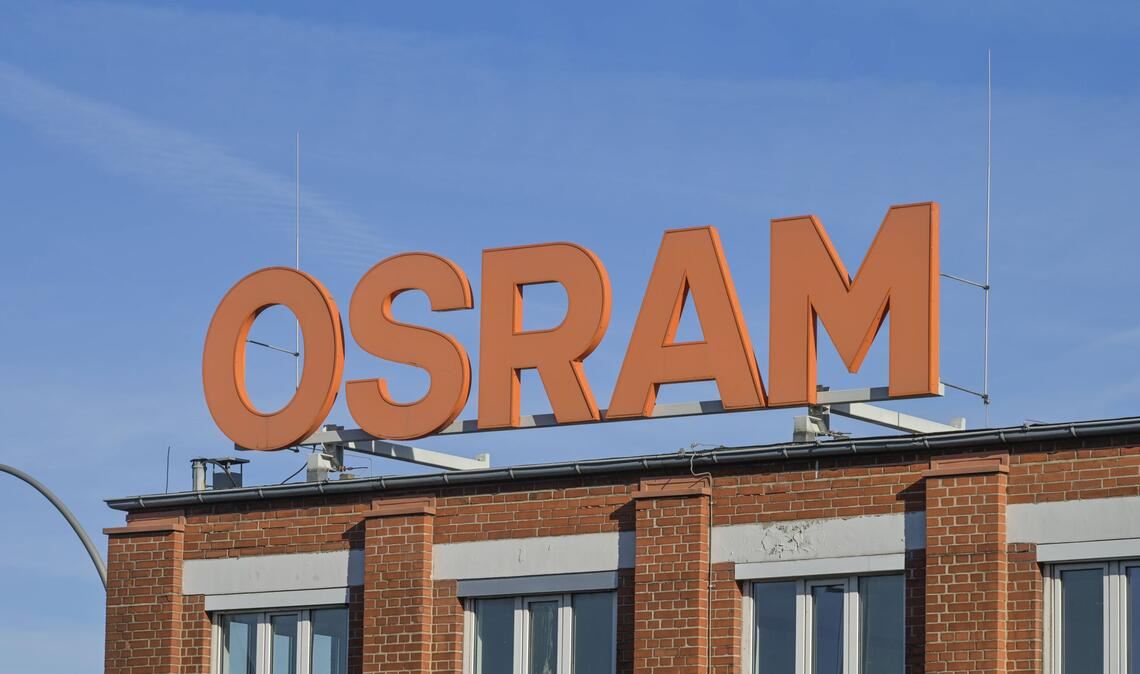 Der Lichtkonzern ams Osram baut Stellen ab.