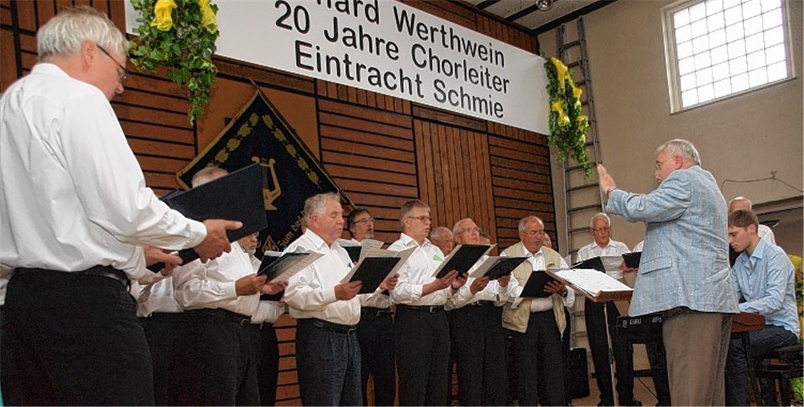 Der Männerchor der Eintracht Schmie unter der Leitung von Erhard Werthwein.