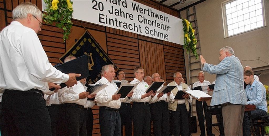 Der Männerchor der Eintracht Schmie unter der Leitung von Erhard Werthwein.