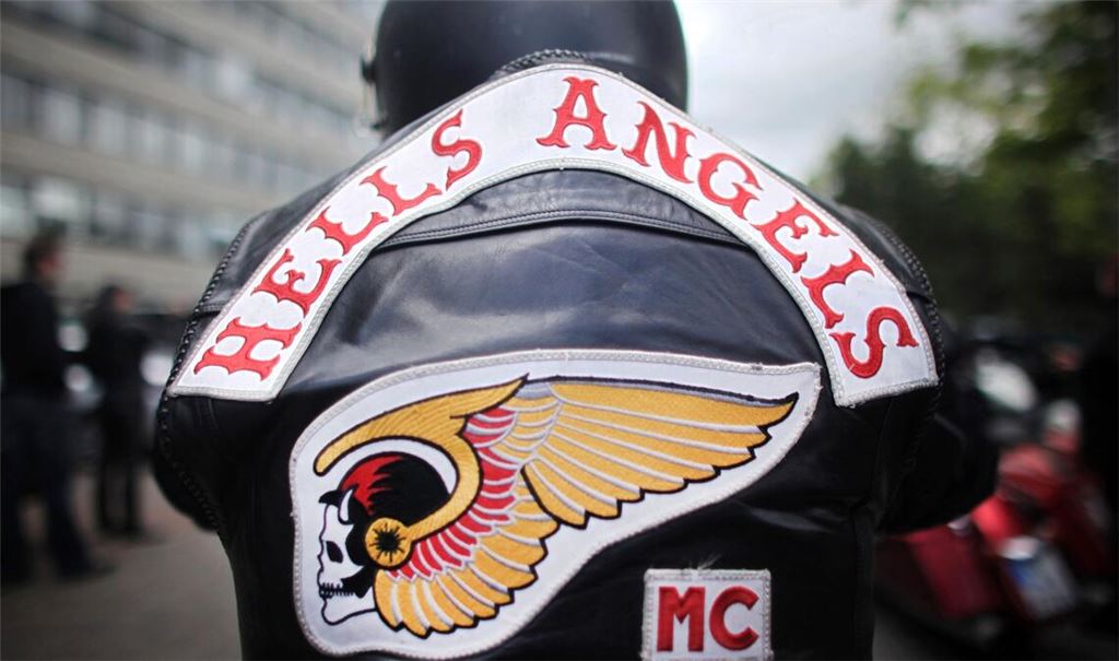 Der Mann soll vor elf Jahren in einer Kölner Kneipe als Chef der Kölner Hells Angels einen 29-Jährigen erschossen haben. (Symbol)