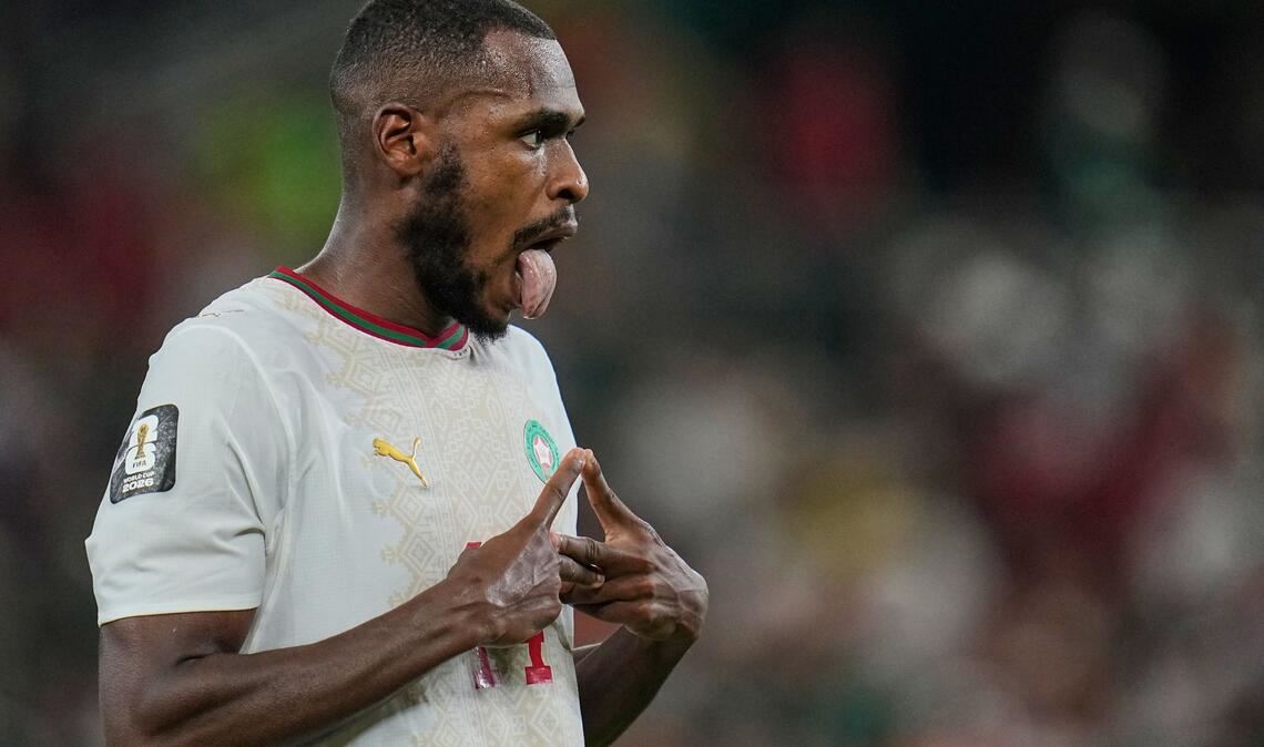 Der Marokkaner Issa Diop jubelt.