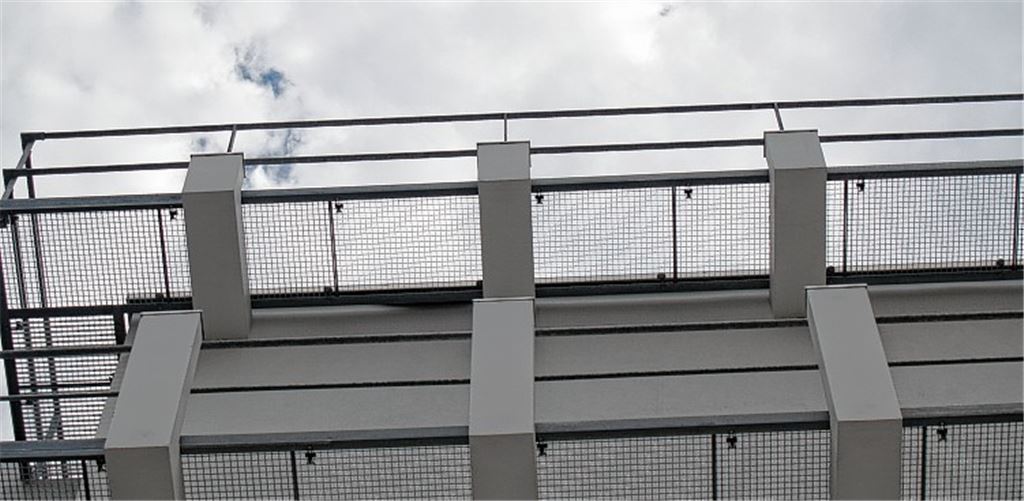 Der Mauerseglernachwuchs soll künftig an der Fassade des Mühlacker Krankenhauses eine gut eingerichtete Kinderstube vorfinden.