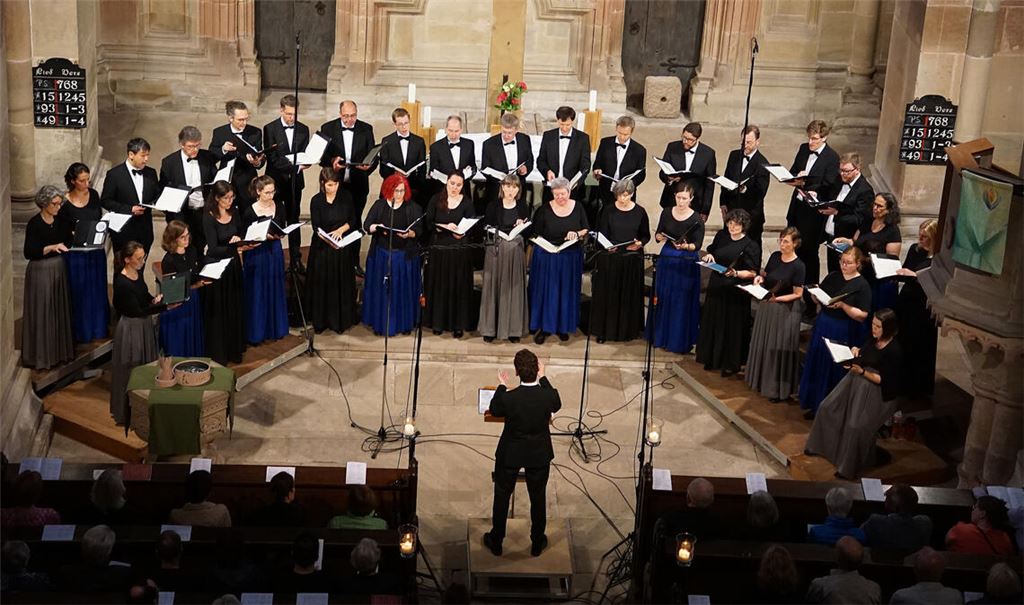 Der Maulbronner Kammerchor beim Konzert in der Klosterkirche. Foto: Bastian