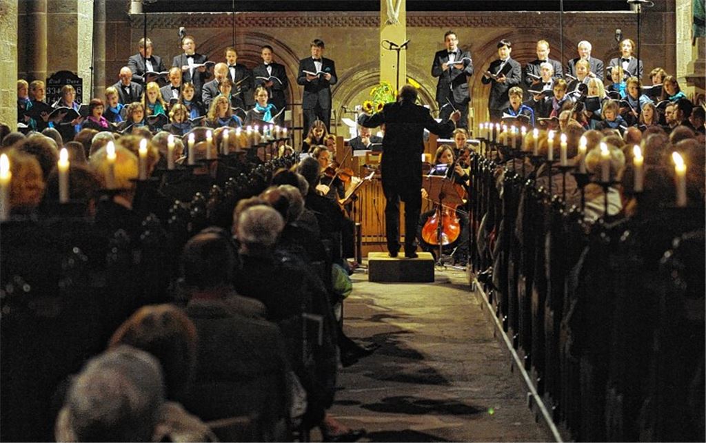 Der Maulbronner Kammerchor demonstriert zum Abschluss der Klosterkonzerte seine hochgradig entwickelte Stimmkultur. 