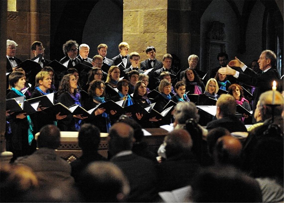 Der Maulbronner Kammerchor unter der Leitung von Jürgen Budday, hier im Juli 2012, gehört zu den tragenden Säulen der Reihe. Archivfoto: Fotomoment