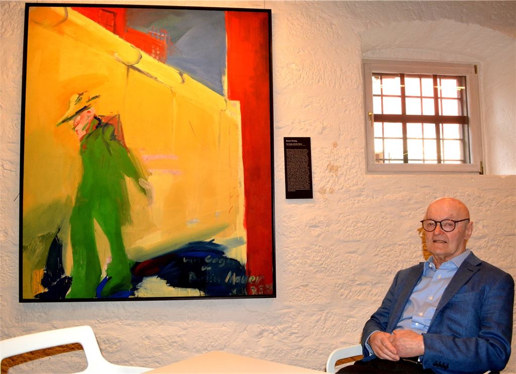 Der Maulbronner Kunstsammler Manfred Heinrich hat sich mit der aktuellen Ausstellung auch selbst beschenkt.Fotos: Stahlfeld