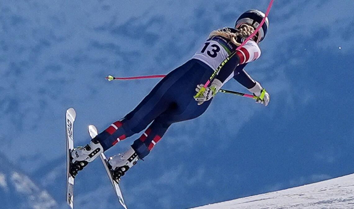 Der Moment, in dem das Unglück seinen Lauf nahm: Lindsey Vonn stürzt bei der Olympia-Abfahrt in Cortina d’Ampezzo.