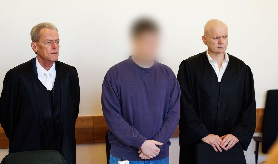 Der Mordprozess hat am Landgericht Detmold mit einem Geständnis des Angeklagten begonnen.