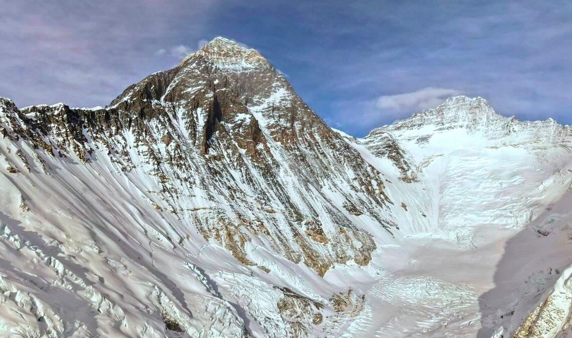 Der Mount Everest lockt immer wieder zu Rekorden. (Archivbild)